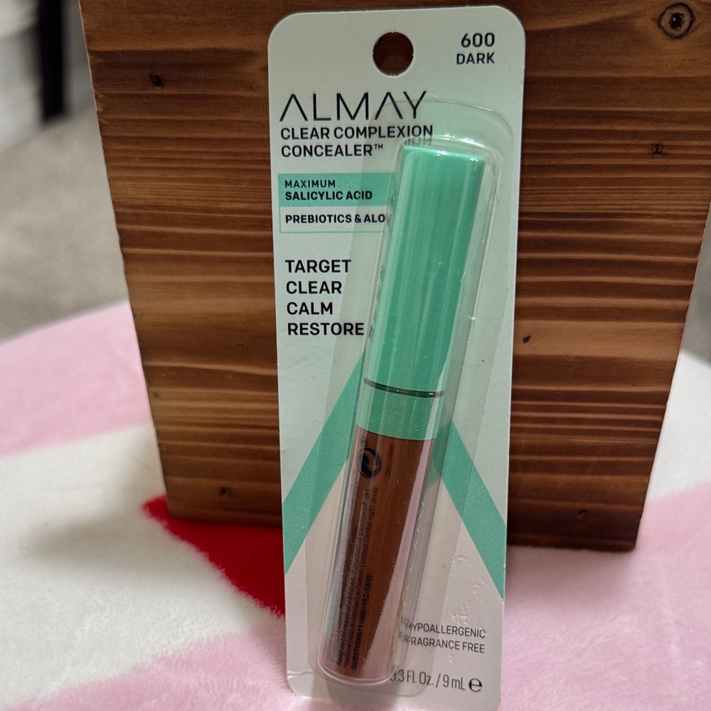 Almay Clear Complexion Concealer — Brown Shade with Mint Green Cap